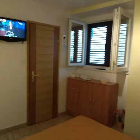 Paradise Holiday Apartment *